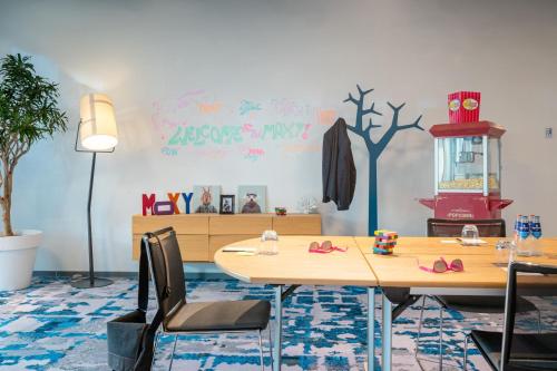 Moxy Amsterdam Houthavens - image 4