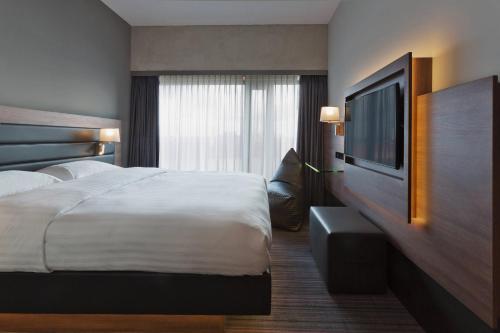 Moxy Amsterdam Houthavens - image 9