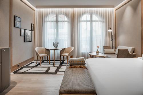 Junior Suite room in Círculo Gran Vía Autograph Collection by Marriott (Adults Only)