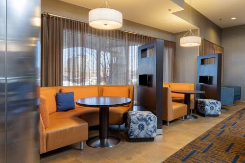 Courtyard by Marriott Asheville Airport