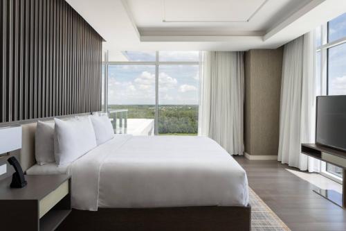 1 king bed, 1 sofa bed