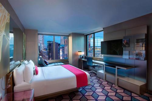 Cool Corner Room, 1 King, Times Square view