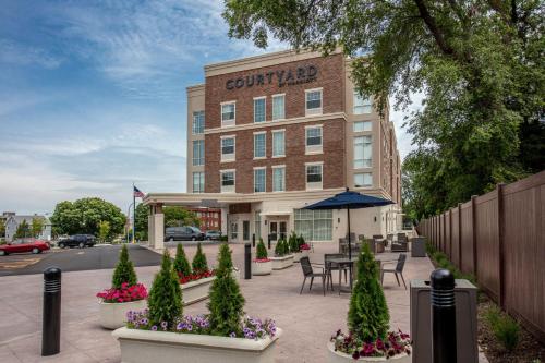 Courtyard Rochester Downtown