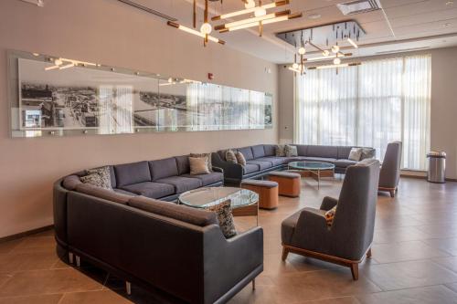 ล็อบบี้, Courtyard by Marriott Rochester Downtown near ท้องฟ้าจำลอง สตราเซนเบิร์ก