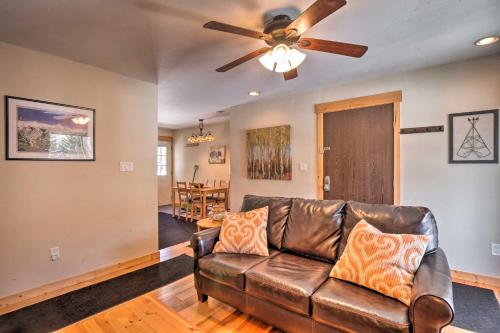 Blue River Condo with Views - 5 Mi to Breckenridge!