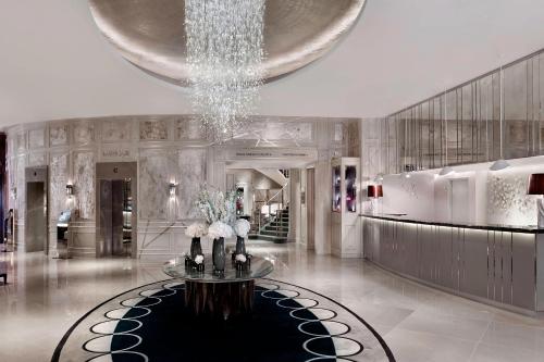 Lobby, The Park Tower Knightsbridge, a Luxury Collection Hotel, London near Hyde Park