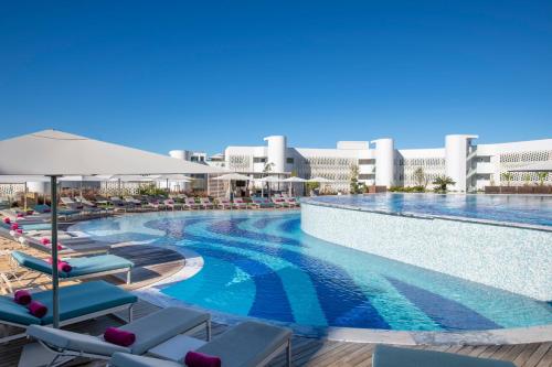 W 레지던스 알가르브 - 수영장