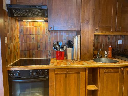 Avouitzons Medran Apartments - Ski-in Ski-out 30 meters from Medran lift and 40 meters from W Hotel, Вербье (фото 11)