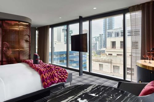 W Melbourne