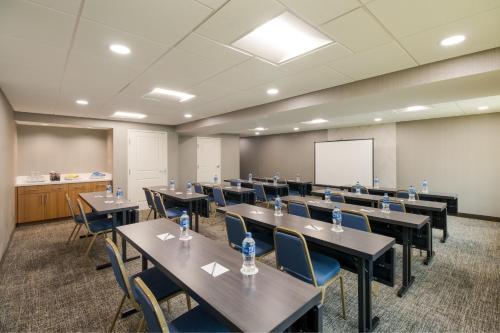 SpringHill Suites by Marriott Dallas NW Highway at Stemmons/I-35E - 회의실/연회장