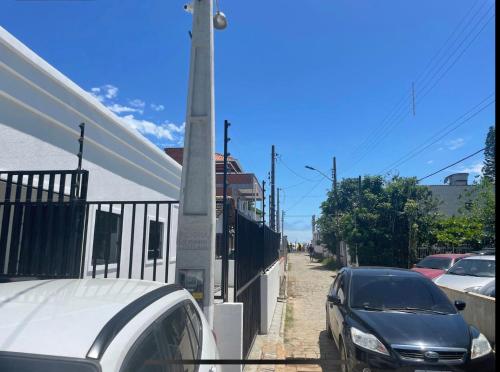 Casa a 40 metros da praia, rua tranquila