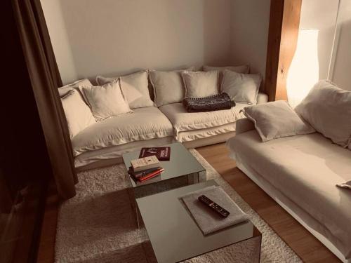 Mariam's Stunning and Sunny Apt