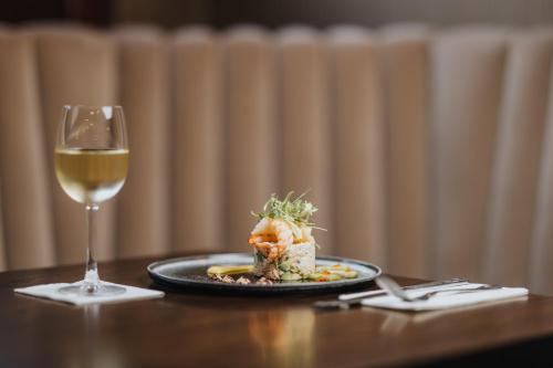 Bay View Hotel - image 13