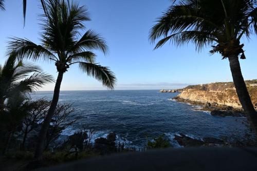 Casa Flores Del Mar - Rare, Peaceful, Ocean Front, Hidden Gem