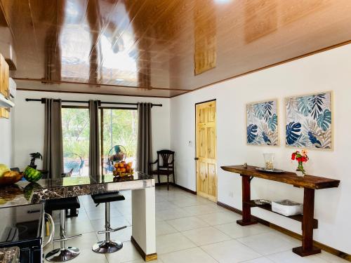 Casa Antema Tamarindo, maison luxe, piscine, jungle, yoga, gym in Városközpont
