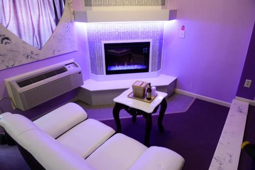 Gallery Holiday Motel - image 11