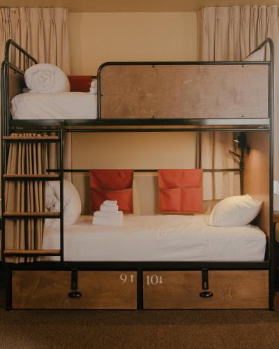 Bunk Bed in Mixed Dormitory Room