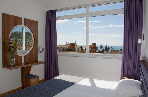 Sealine Hotel Sealine Hotel is a popular choice amongst travelers in Alanya, whether exploring or just passing through. Offering a variety of facilities and services, the hotel provides all you need for a good nigh