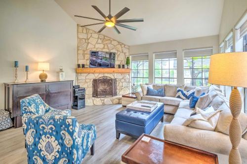 Horseshoe Bay Townhome with Patio Walk to the Resort - image 6