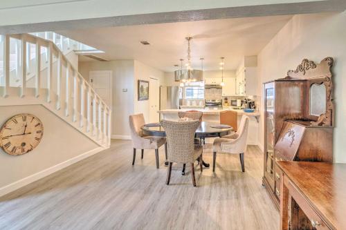 Horseshoe Bay Townhome with Patio and Outdoor Pool! in ฮอร์สชู เบย์ (เท็กซัส)