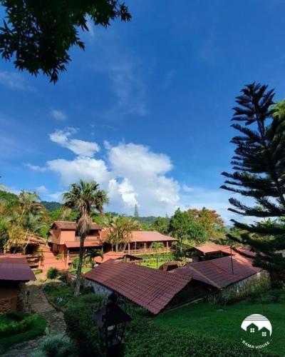 Bama House hn in Valle de Angeles