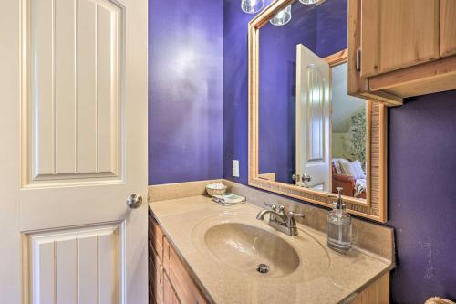 Pet-Friendly Grand Lake House with Dock and Kayaks! - image 7