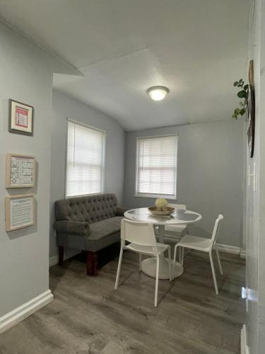 Renovated guest house in Hyattsville, USA