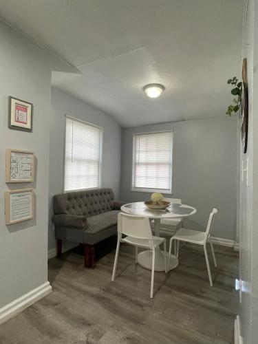 Renovated guest house in Takoma Park
