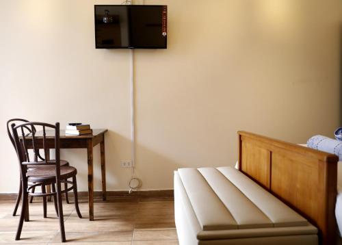 One-Bedroom Apartment image 10