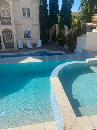Uima-allas, Mandela Court Suites Grenada in St Georges