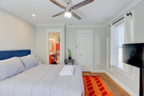 Hip and Spacious Midtown Cottage near Beale Street near Cooper-Young Historic District