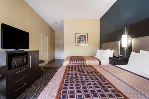 Best Western Bradbury Inn & Suites - image 13