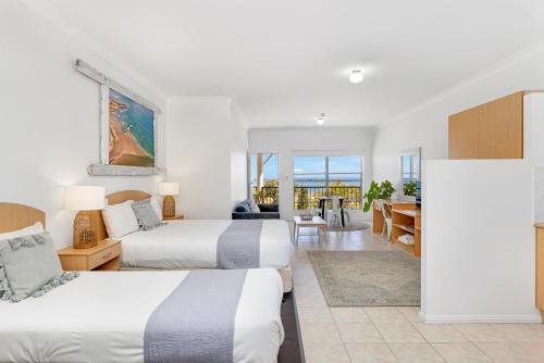 Coast Motel and Apartments