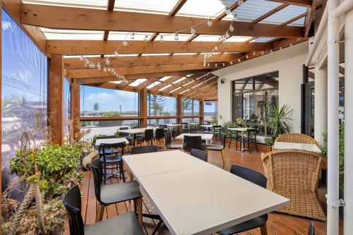 Restaurant, COAST motel & apartments in Port Noarlunga South