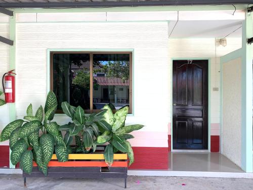 Suanpai Resort Sattahip Room Type - Standard Double Room