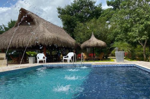 3 bedrooms, 8 beds