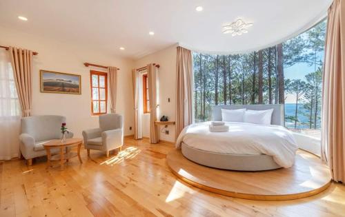 room detail thumbnail 0