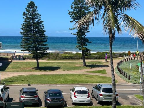 Dee Why Beach - Studio 29 Surfrider