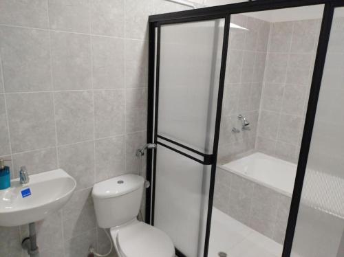 Apartamento céntrico, cómodo y completamente privado en Cali