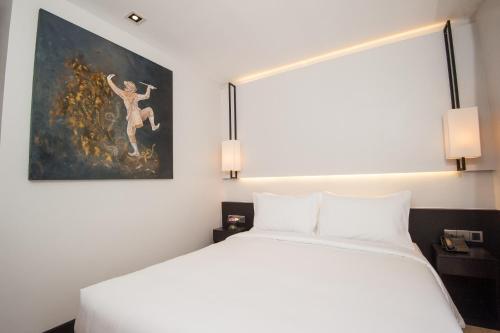 431011208 GLOW PARK HOTEL Grand Royal Palace