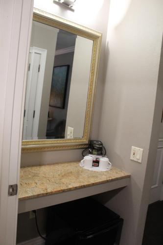 Bel Abri Napa Valley Inn - image 7