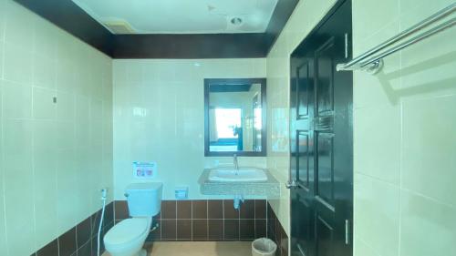 Deluxe Double Room image 10