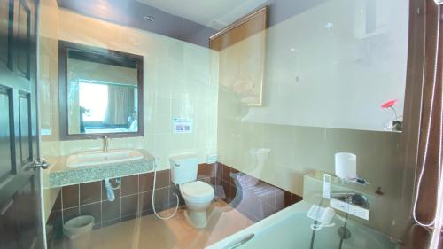 Standard Double Room image 10