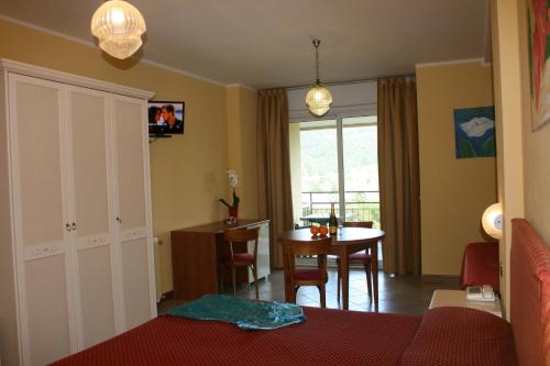 Residence Miralago Rooms & Apartments in Manerba del Garda