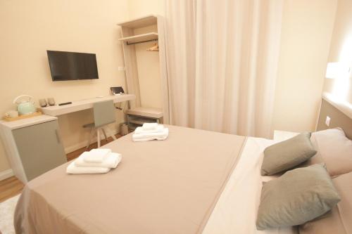 Double Room with Private Bathroom image 2