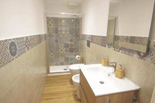 Double Room with Private Bathroom image 1