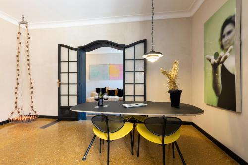 Rome As You Feel - Torre Argentina Art Apartment - image 7