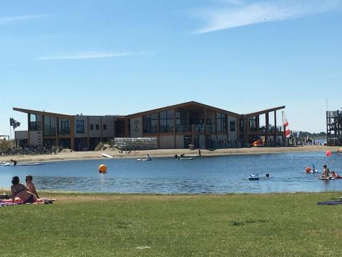  Baken 8 persoons huis loopafstand Grevelingen Noordzee in Scharendijke