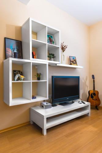 Sofia Best Area - Workspace with 300 MBPS WiFi by Flat Mаnager, Sofia (Foto 2)