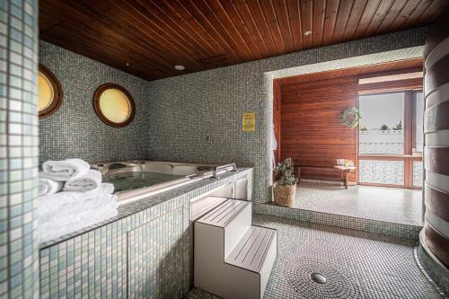 熱水浴缸, Hotel Sluníčko (Hotel Slunicko) in 奧斯特拉維采